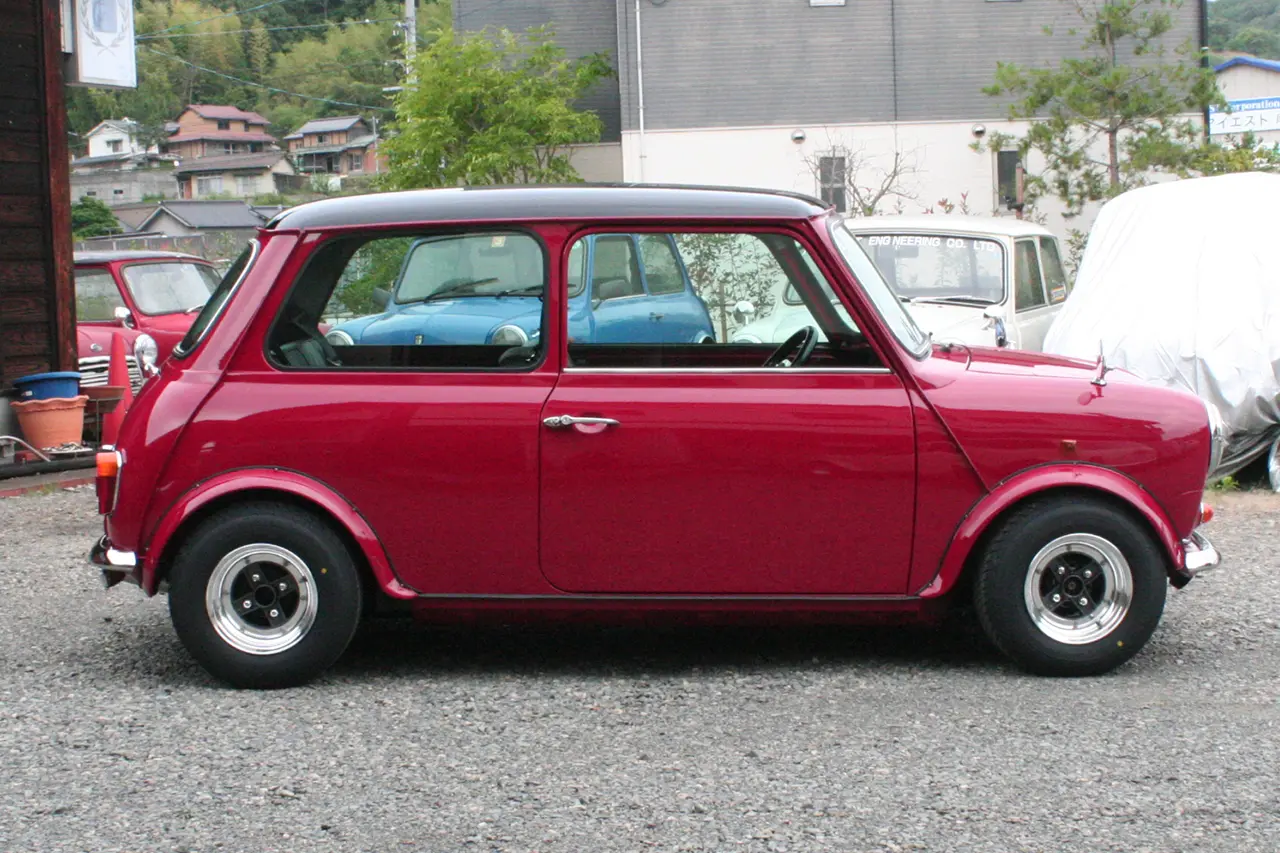 h*a様 希少♪ローバーミニ熱線消しリアガラス♪　MK1仕様にMK2 MK3 ジ ローバーミニ テール ランプ コンバージョン用 Mk2以降から Mk1